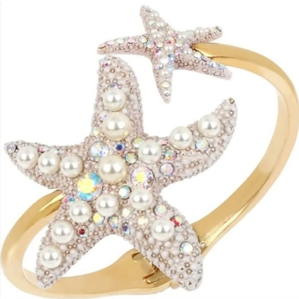 🤍▪️Betsey Johnson ▪️Betsey Johnson Starfish Hinged Bangle Bracelet